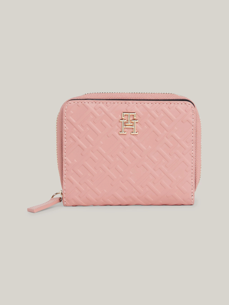 detail Tommy Hilfiger dámska ružová peňaženka