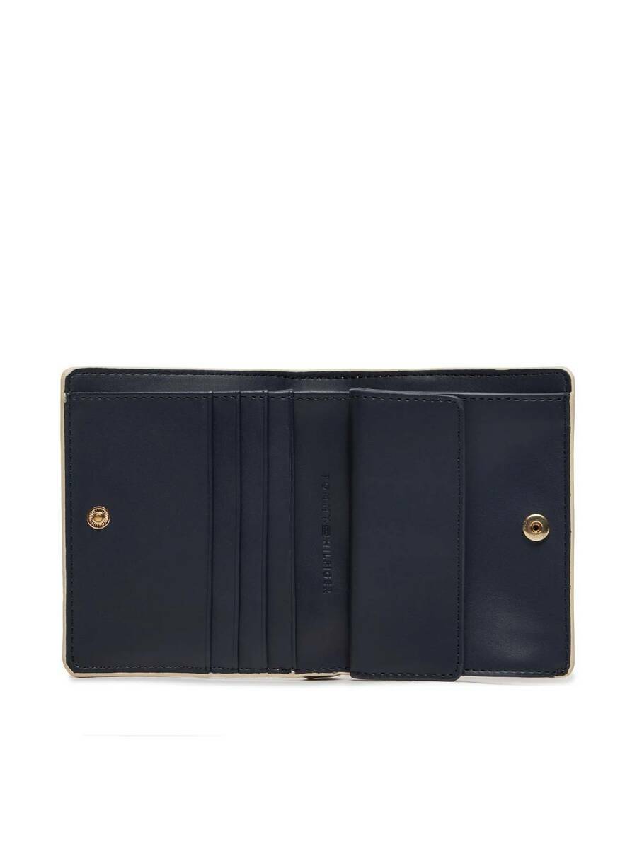 detail Tommy Hilfiger dámska krémová peňaženka