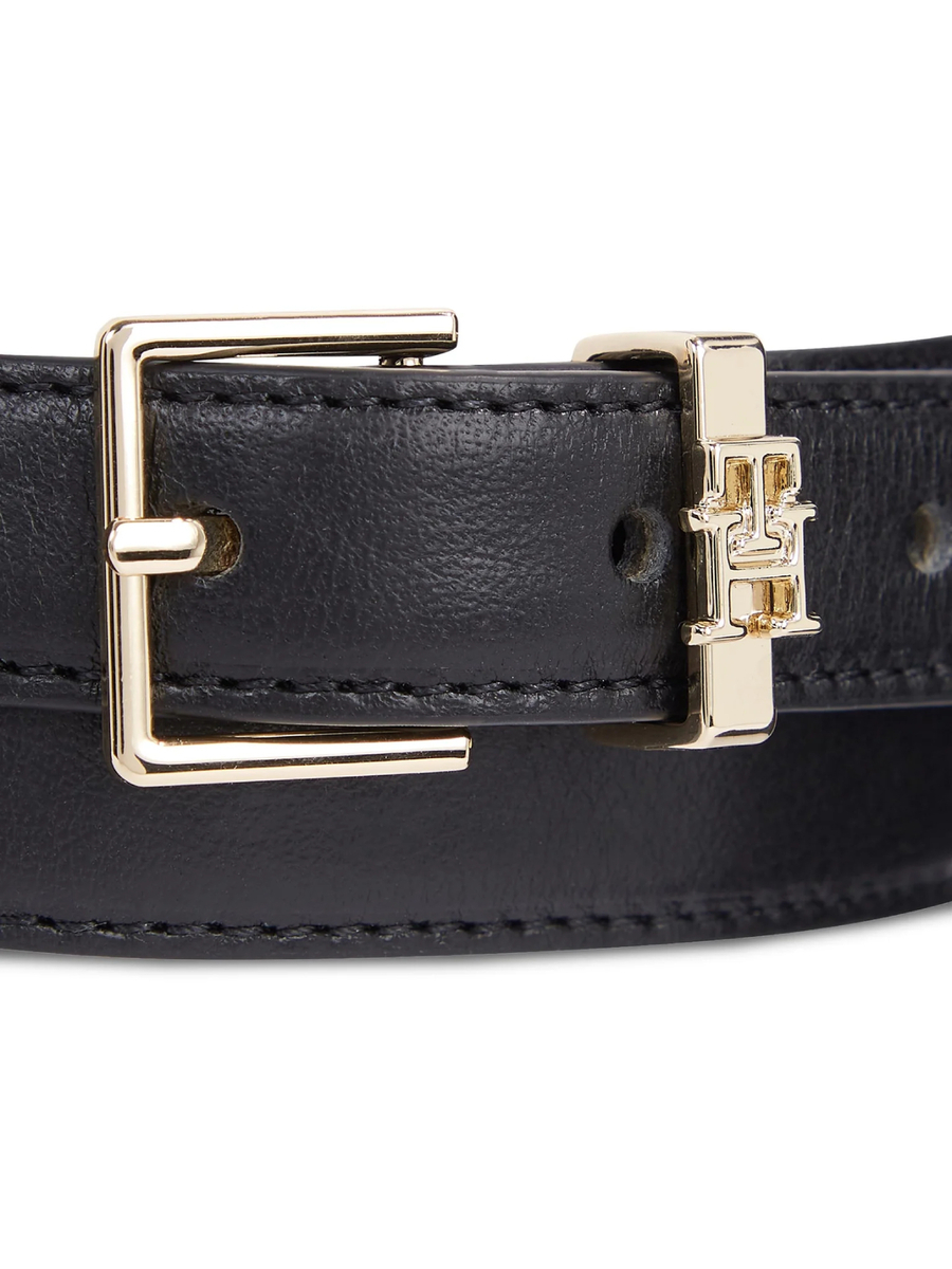 detail Tommy Hilfiger dámsky čierny opasok