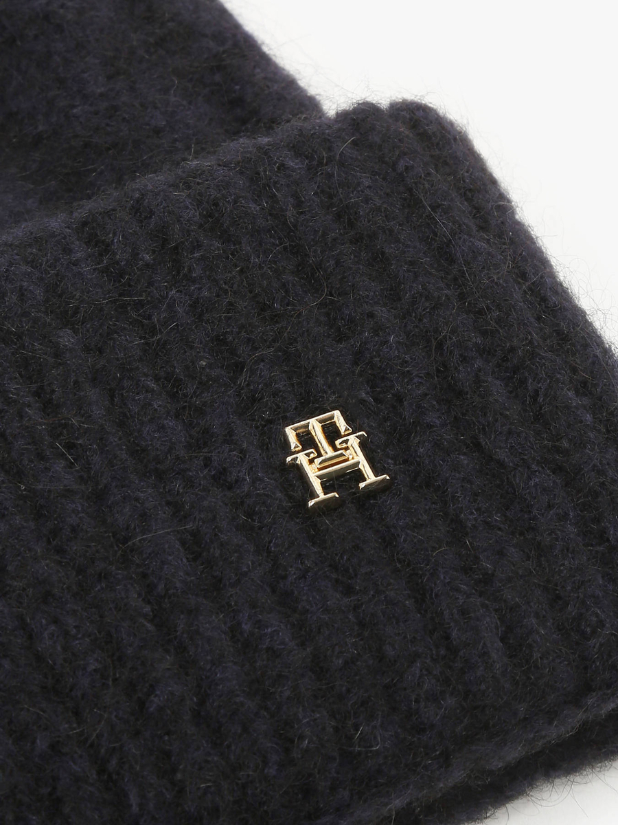detail Tommy Hilfiger dámska tmavo modrá čiapka