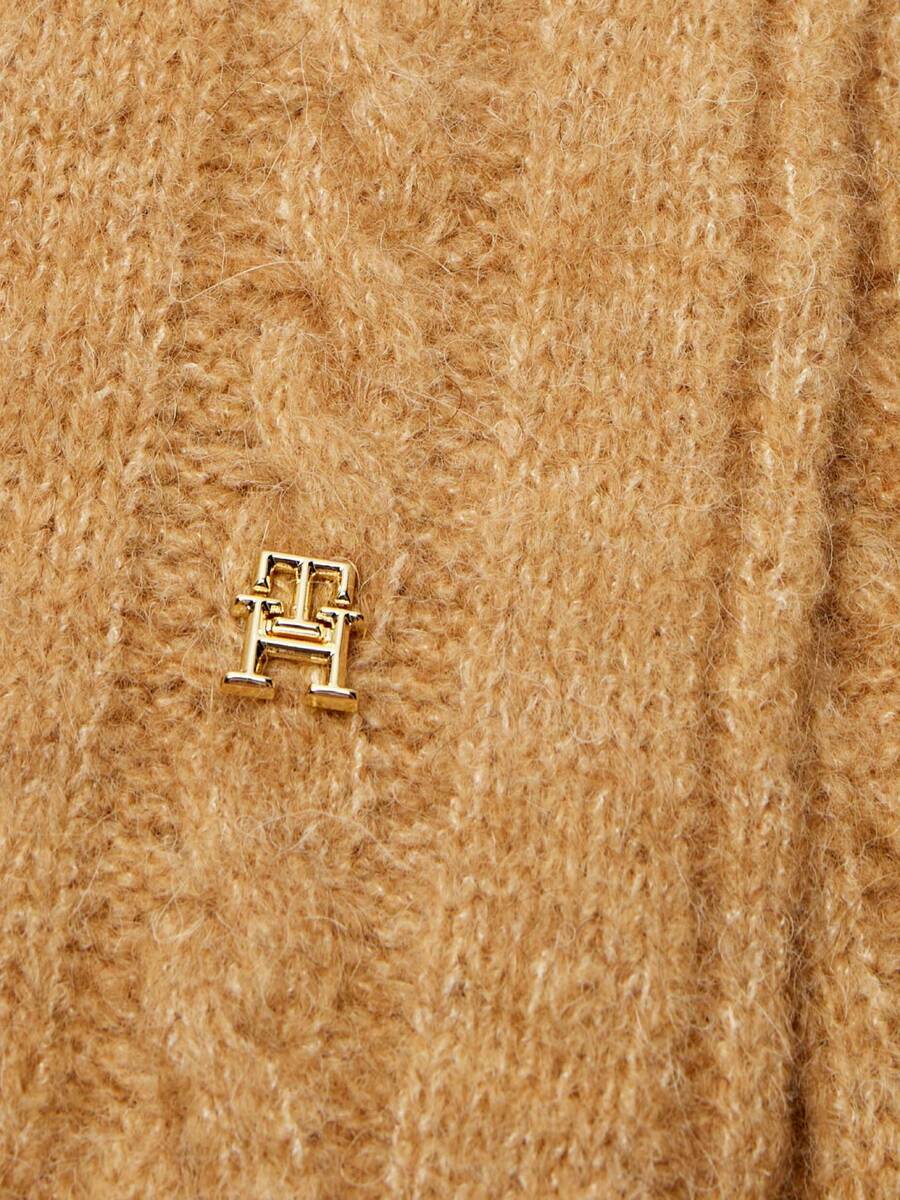 detail Tommy Hilfiger dámsky béžový šál