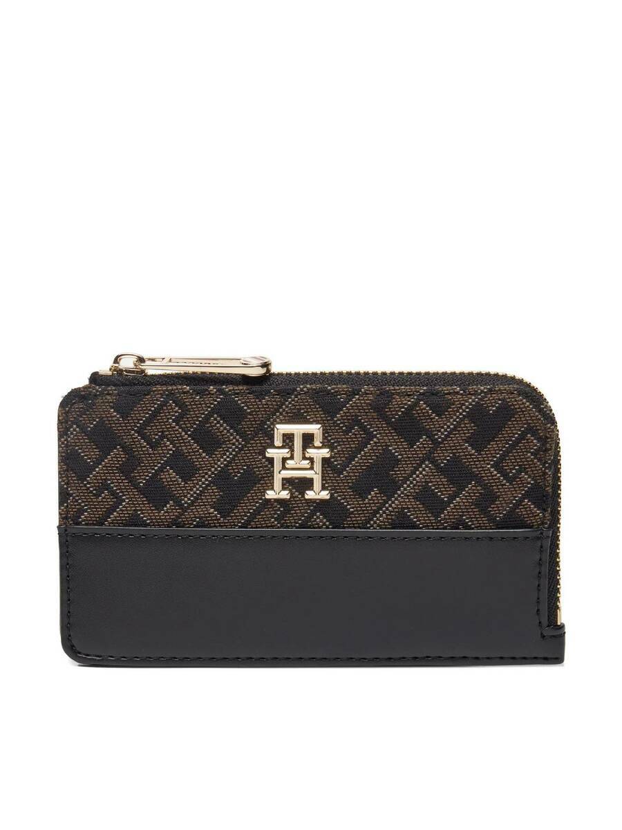 detail Tommy Hilfiger dámska čierna peňaženka na karty