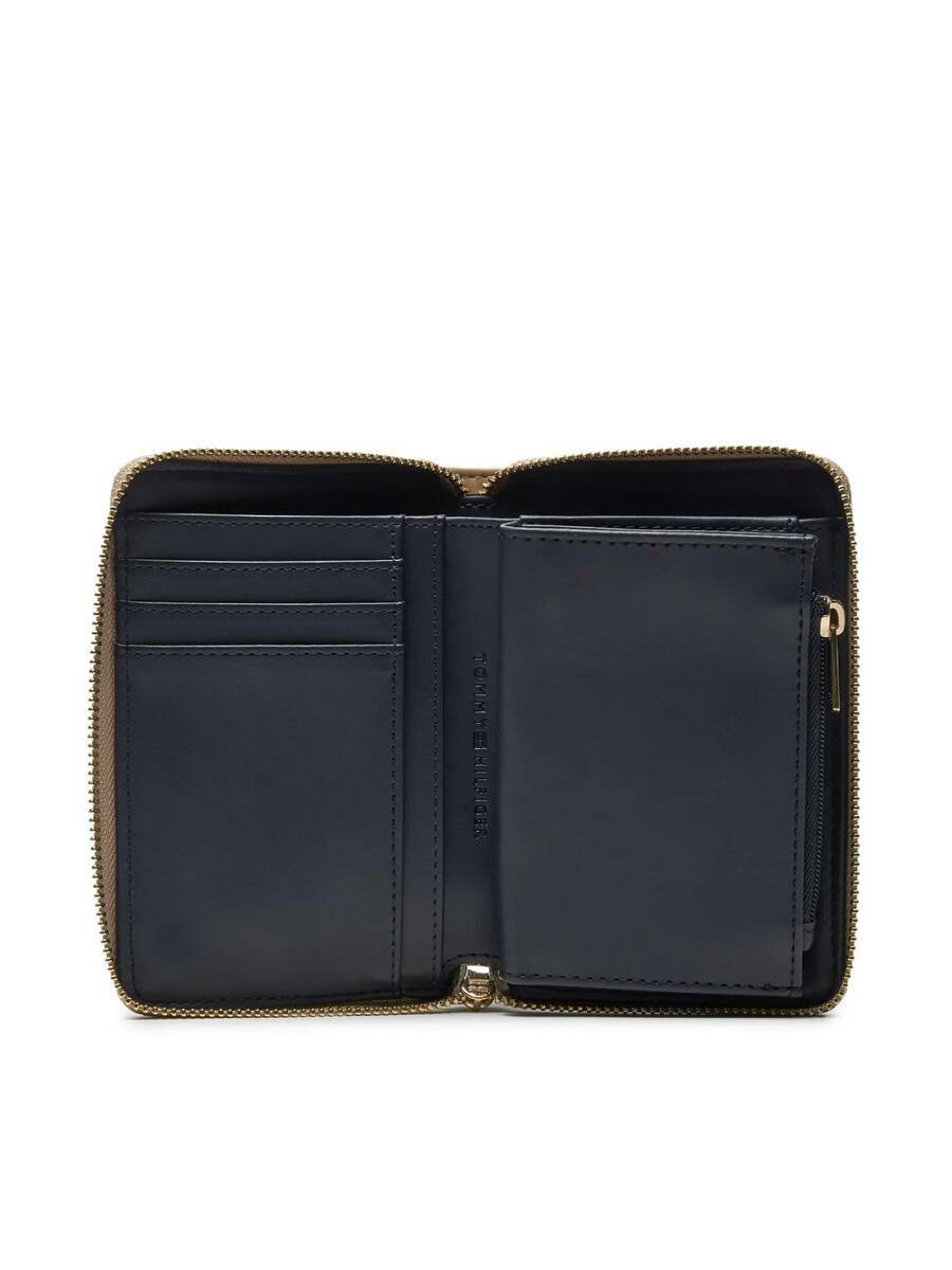 detail Tommy Hilfiger dámska béžová peňaženka
