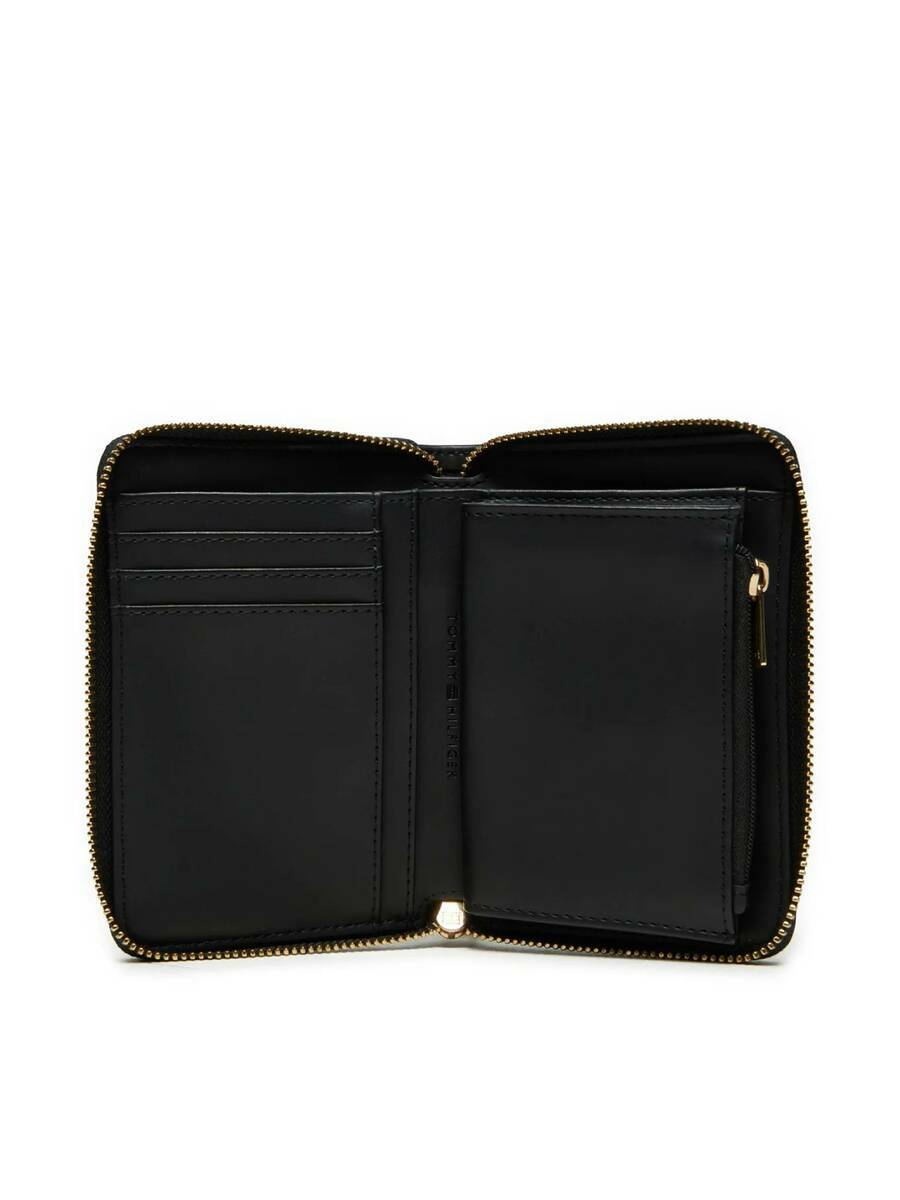 detail Tommy Hilfiger dámska čierna peňaženka