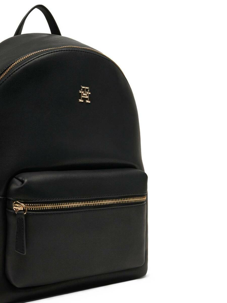 detail Tommy Hilfiger dámsky čierny batoh