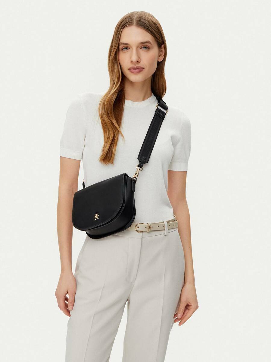 detail Tommy Hilfiger dámska čierna kabelka