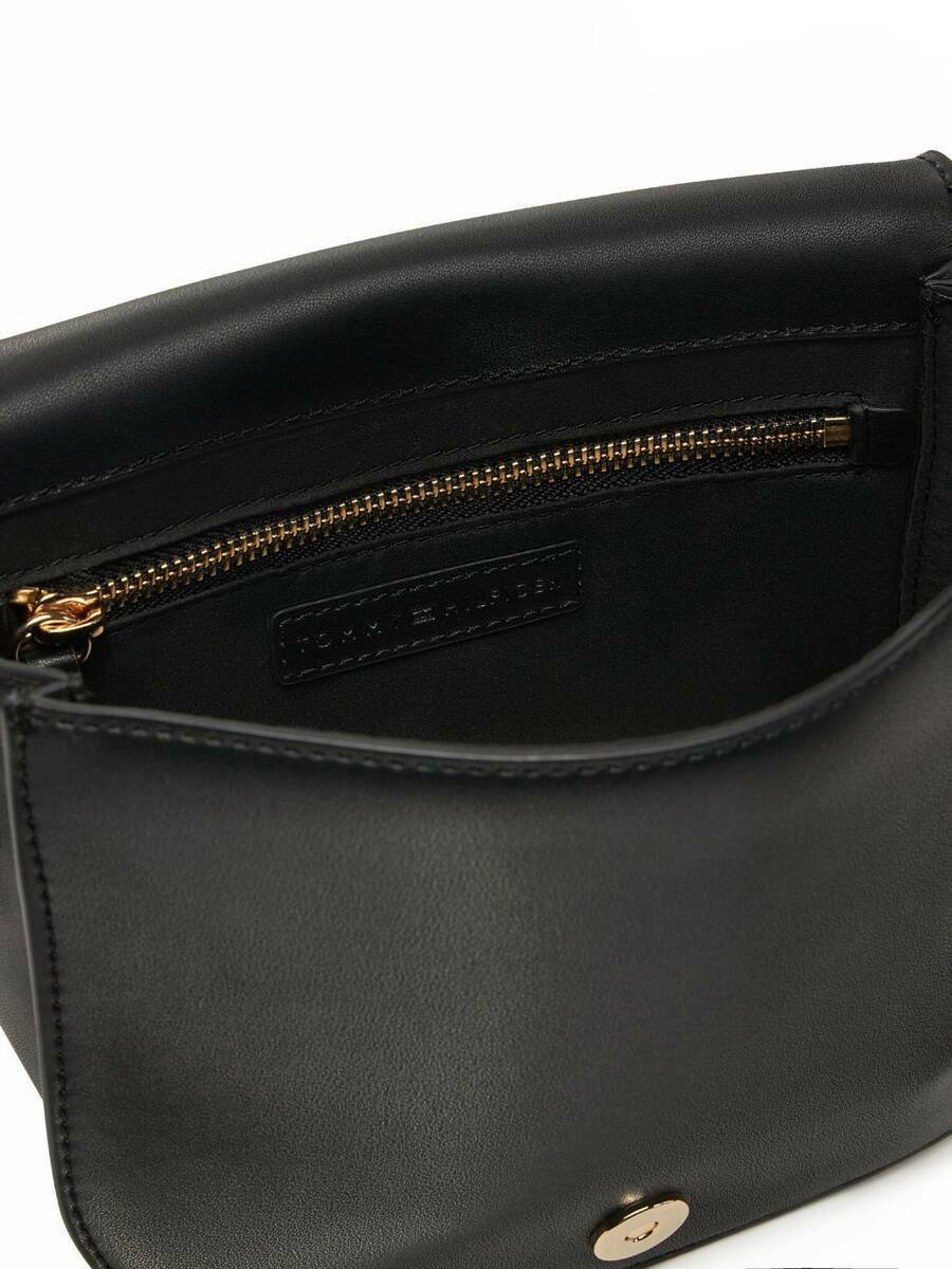 detail Tommy Hilfiger dámska čierna kabelka