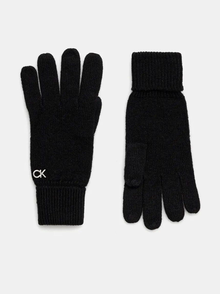 detail Calvin Klein dámske čierne rukavice