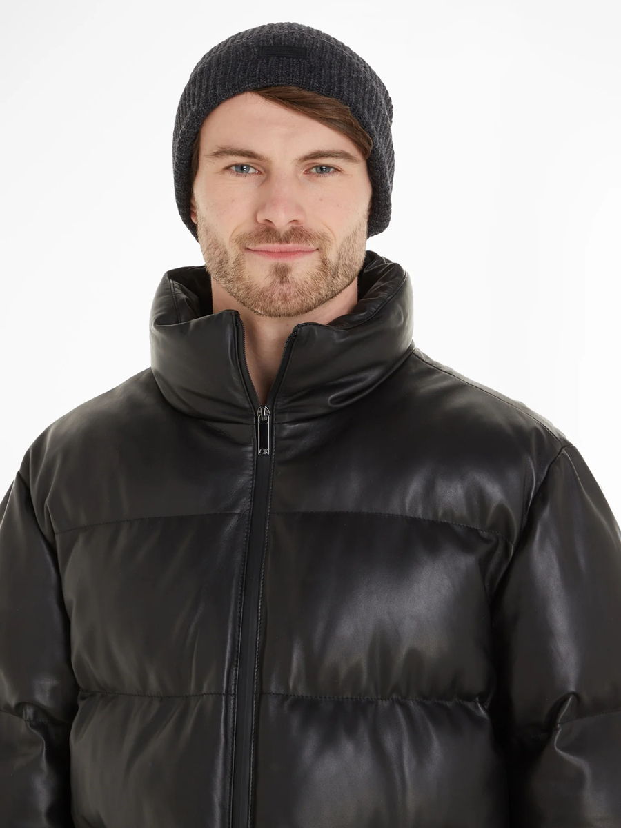 detail Calvin Klein pánská tmavě šedá čepice