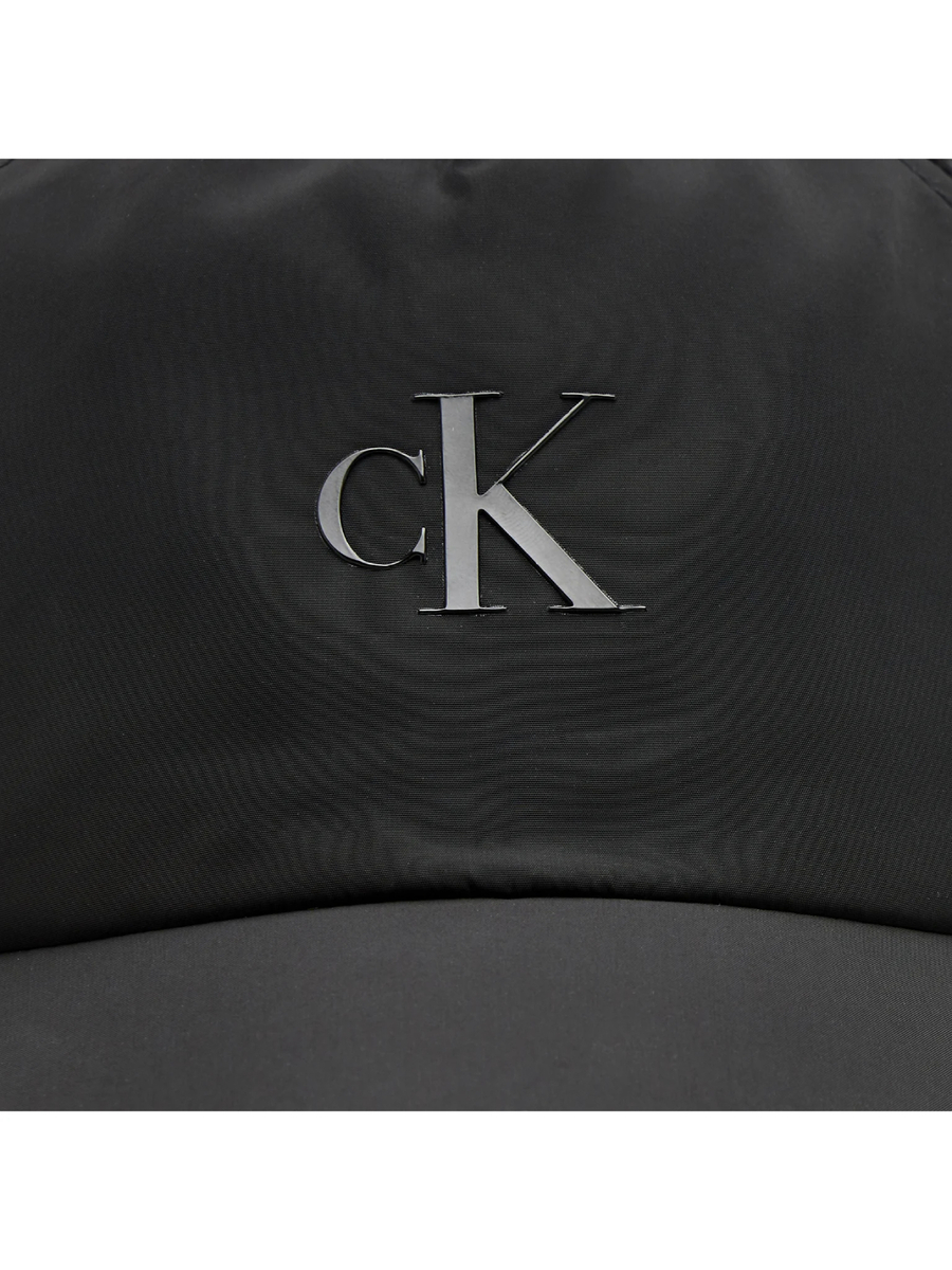 detail Calvin Klein pánska čierna šiltovka