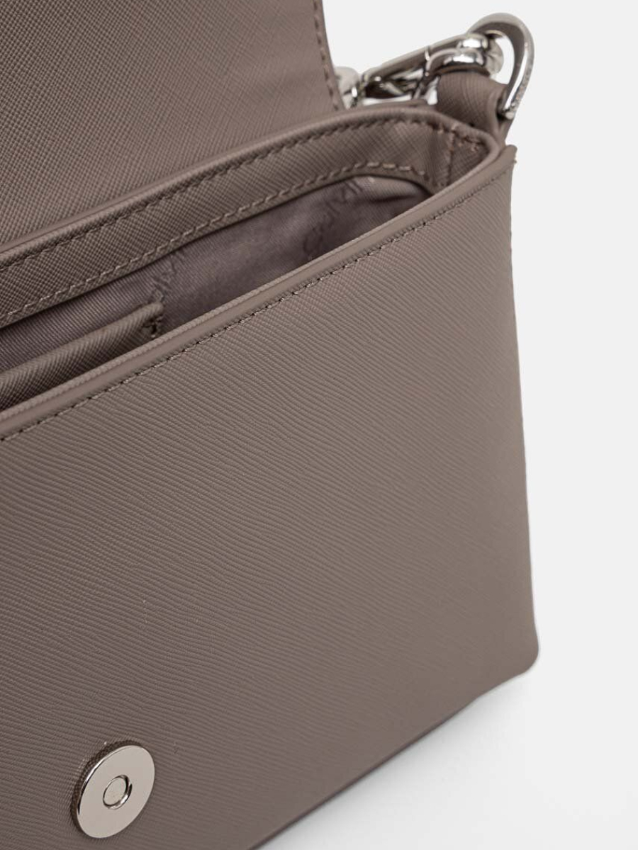 detail Calvin Klein dámska šedá kabelka