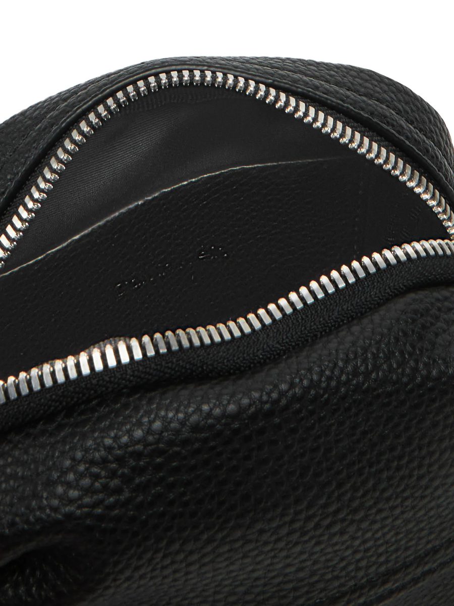 detail Calvin Klein pánska čierna taška cez rameno