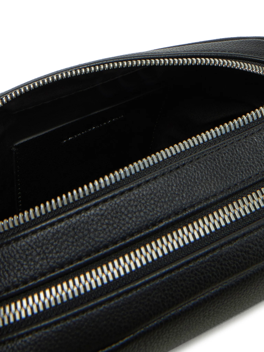 detail Calvin Klein dámska čierna kabelka