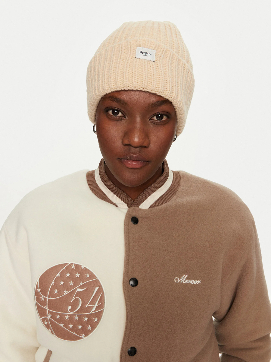 detail Pepe Jeans dámska béžová čiapka