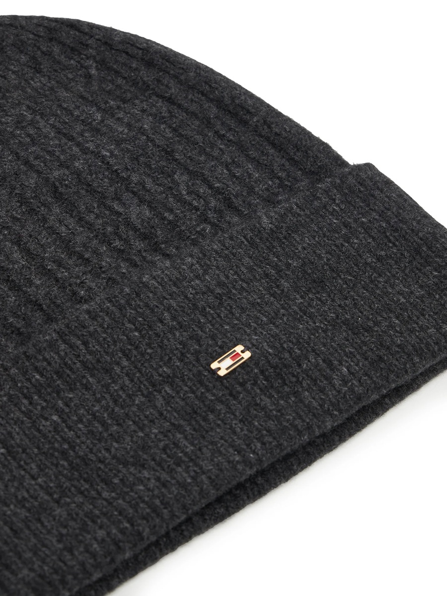 detail Tommy Hilfiger dámska čierna čiapka