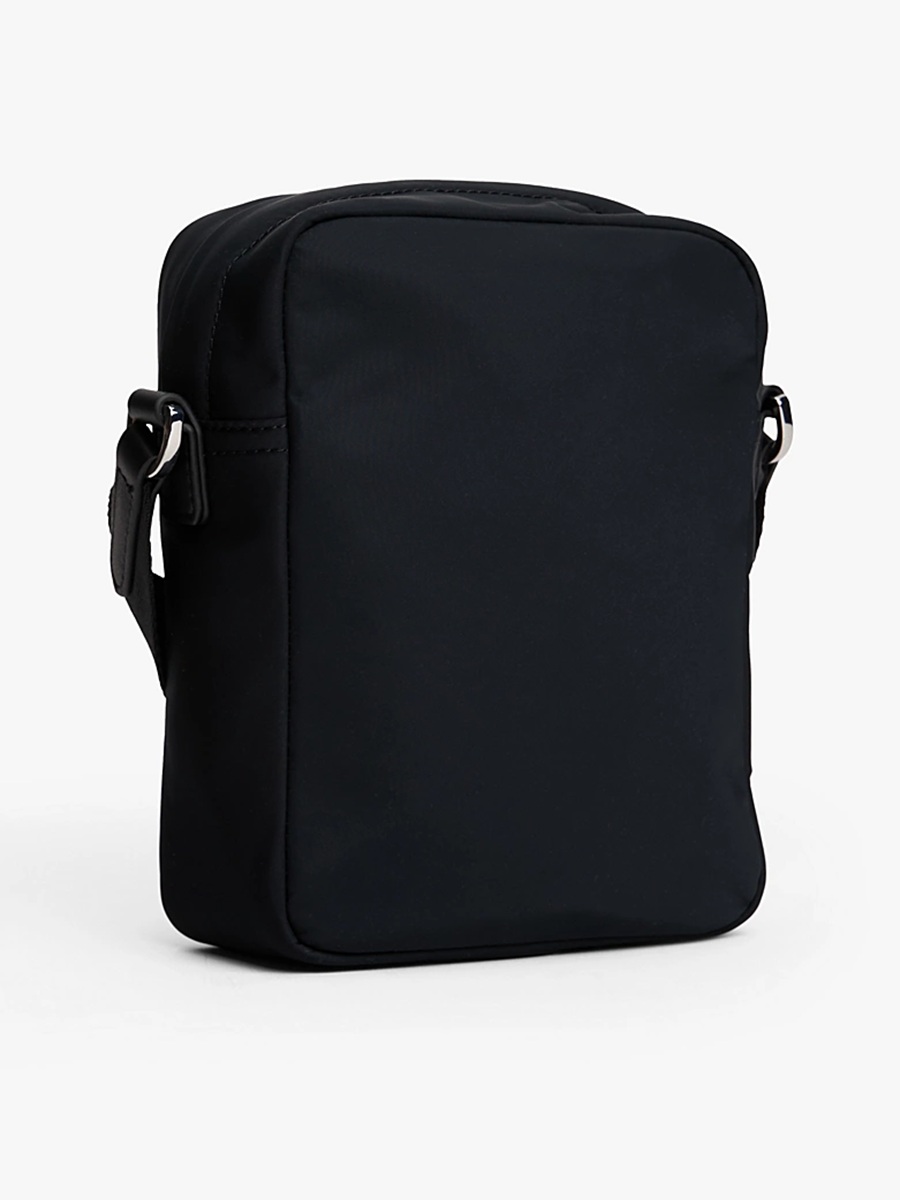 detail Tommy Hilfiger pánska čierna taška cez rameno