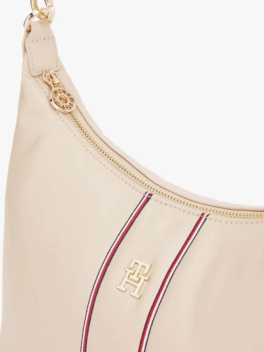 detail Tommy Hilfiger dámska béžová kabelka