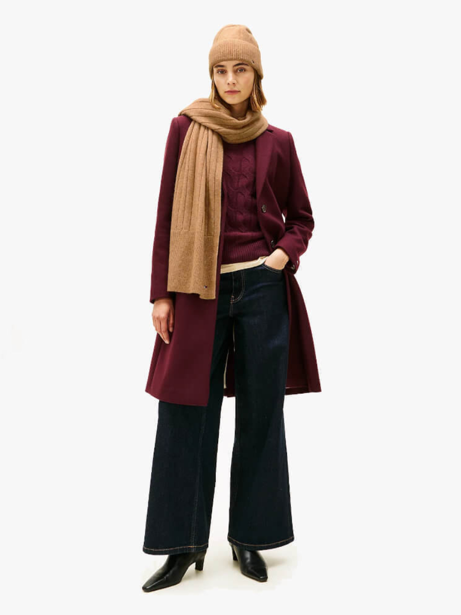detail Tommy Hilfiger dámska darčeková sada šál a čiapka