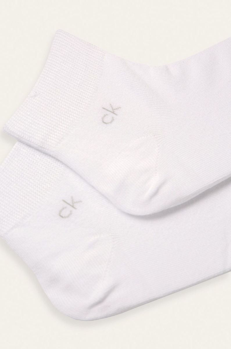 detail Calvin Klein pánske biele ponožky 2 pack