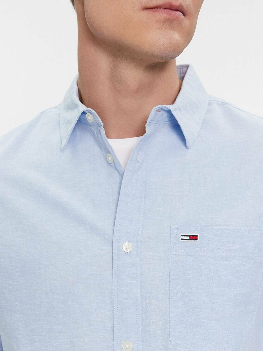 detail Tommy Jeans pánska modrá košeľa 