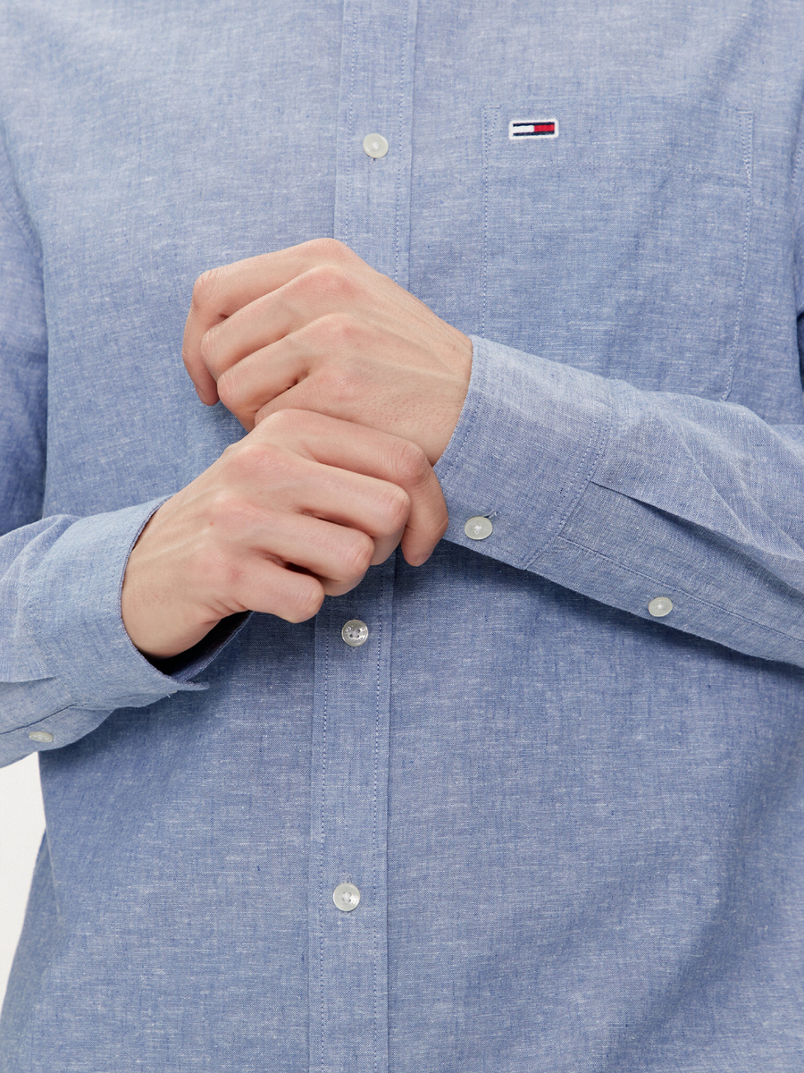 detail Tommy Jeans pánska svetlo modrá košeľa Mao