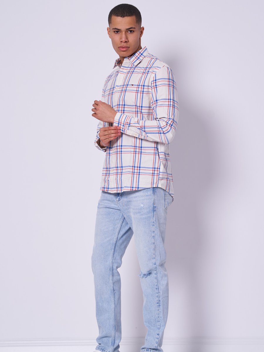 detail Tommy Jeans pánska biela košeľa Poplin