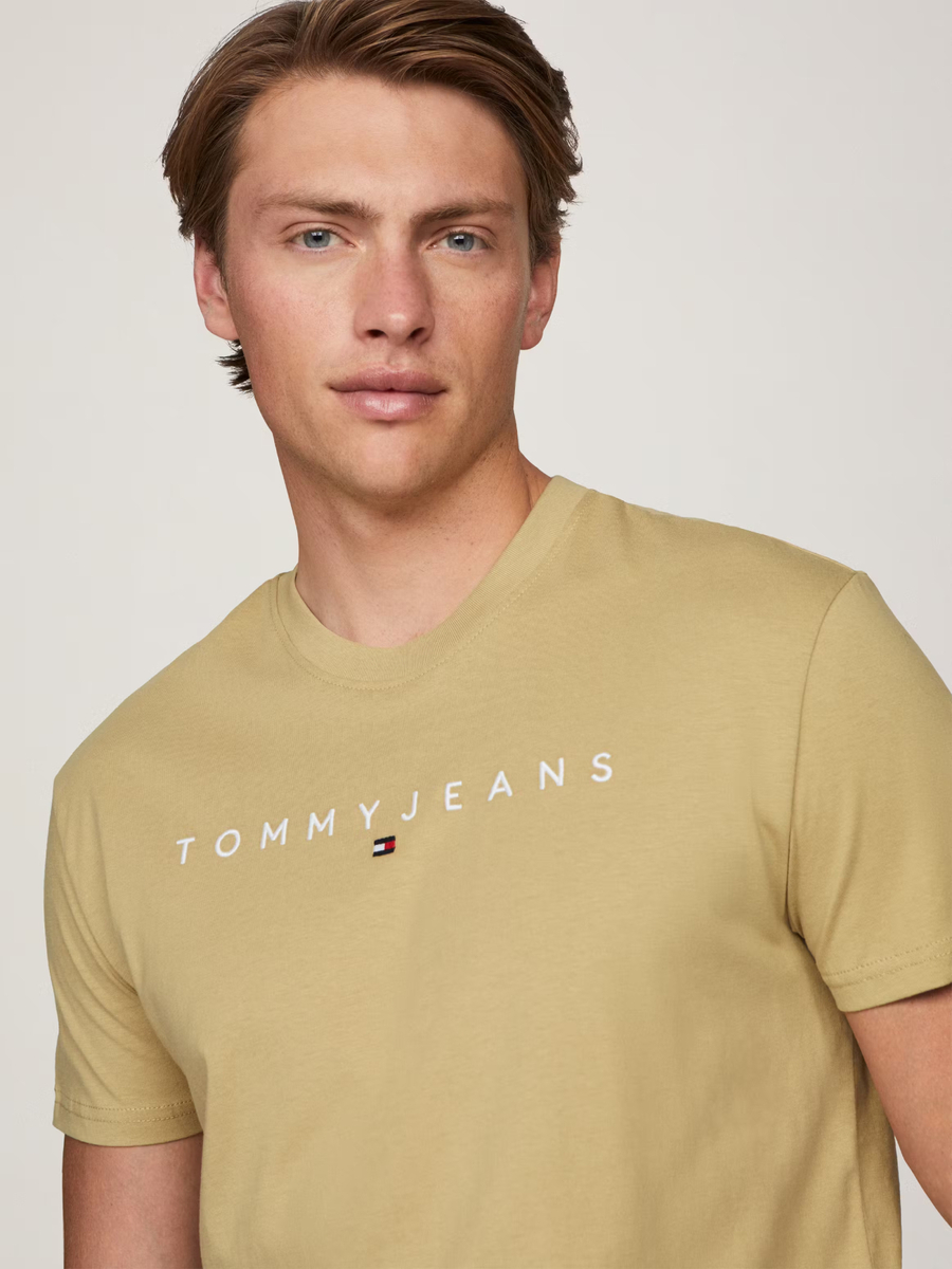 detail Tommy Jeans pánske béžové tričko