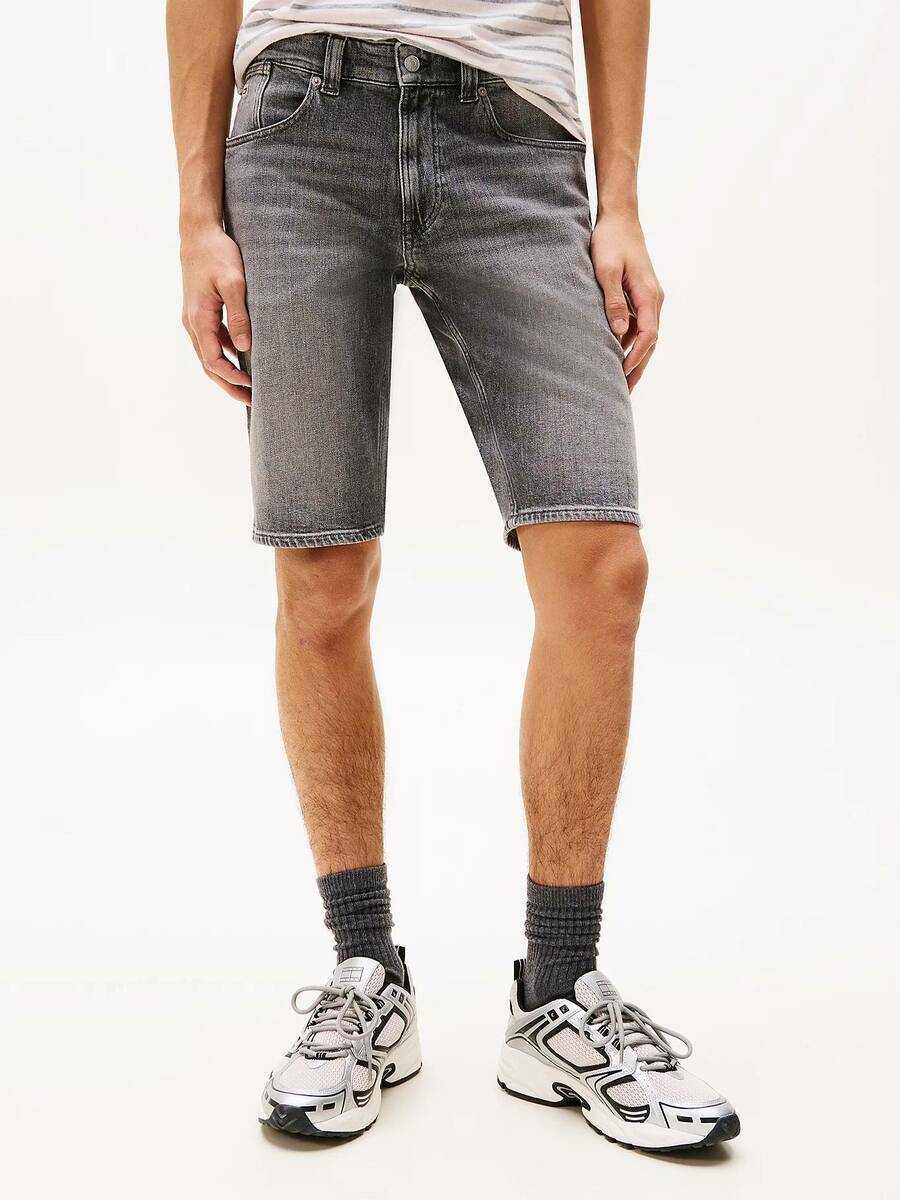 detail Tommy Jeans pánske džínsové kraťasy