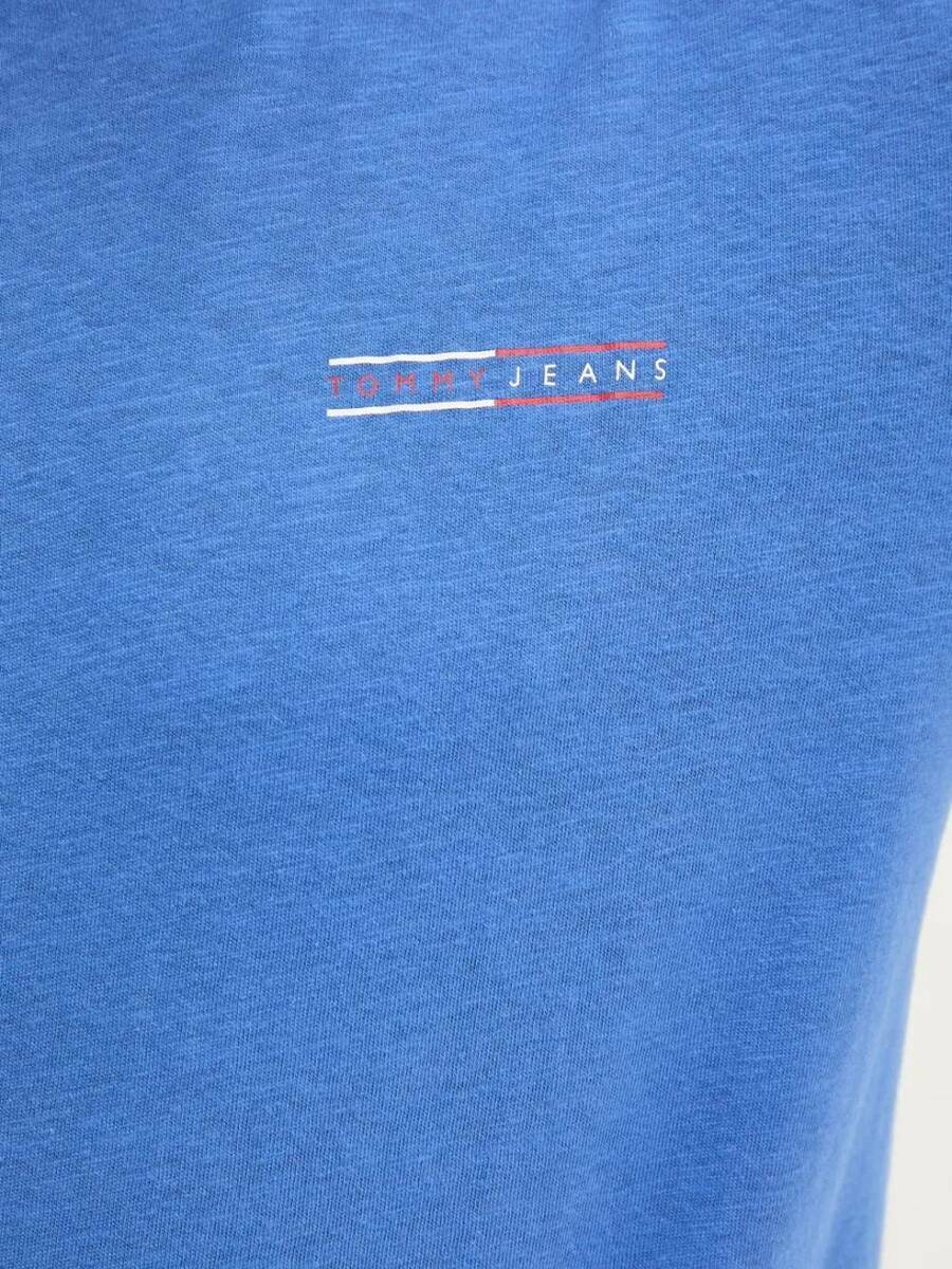 detail Tommy Jeans pánske modré tričko