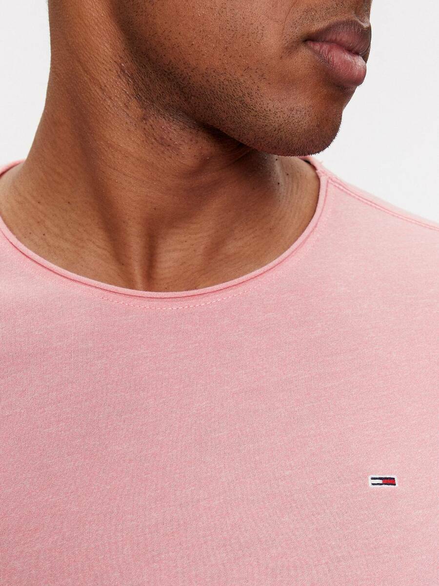 detail Tommy Jeans pánske ružové tričko