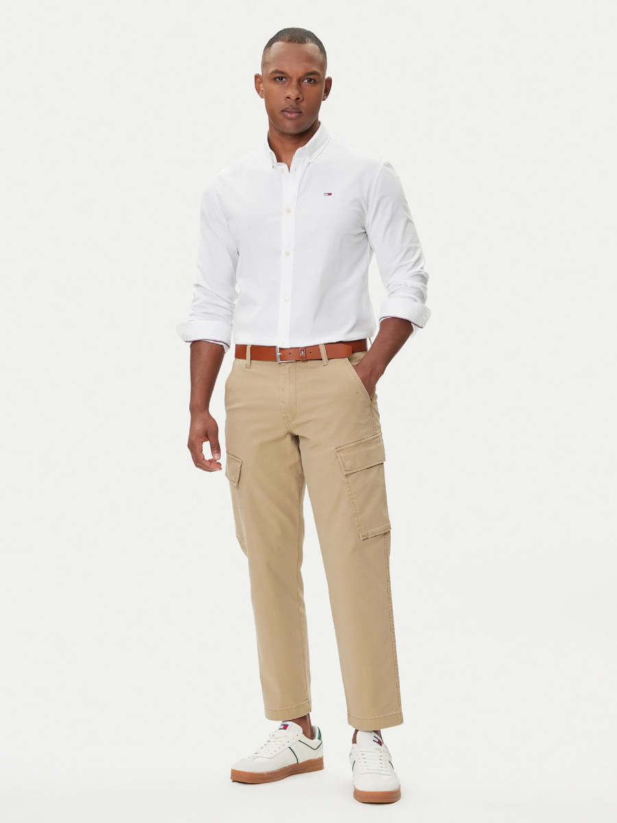 detail Tommy Jeans pánska biela košeľa