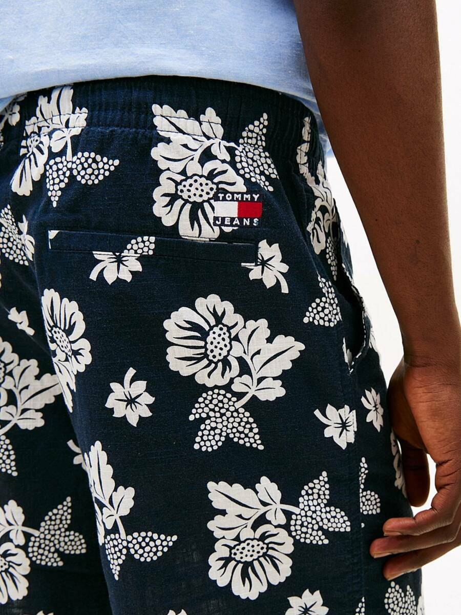 detail Tommy Jeans pánske modré šortky