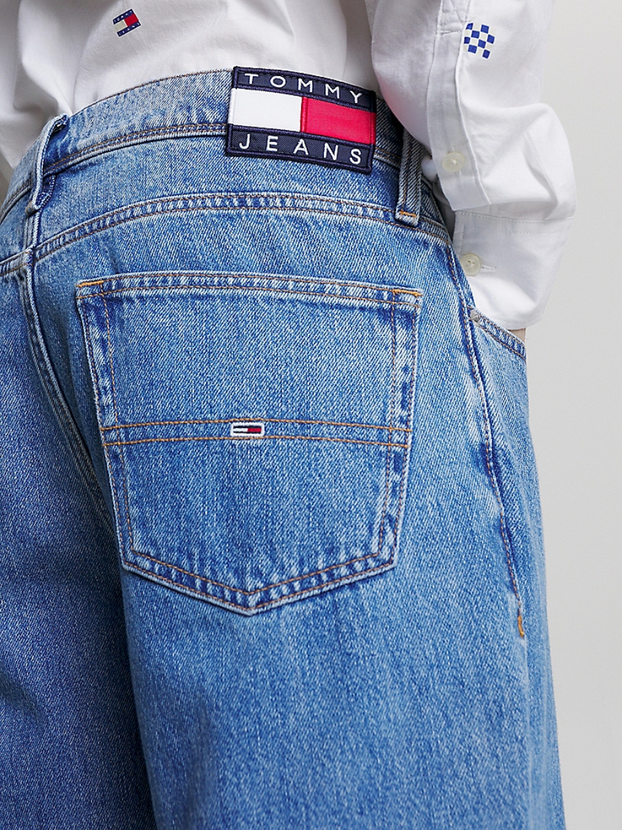 detail Tommy Jeans pánske modré džínsy