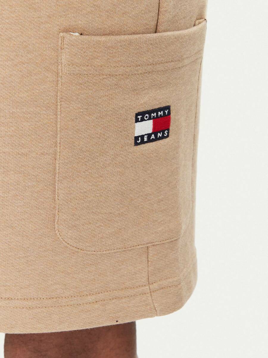 detail Tommy Jeans pánske béžové šortky