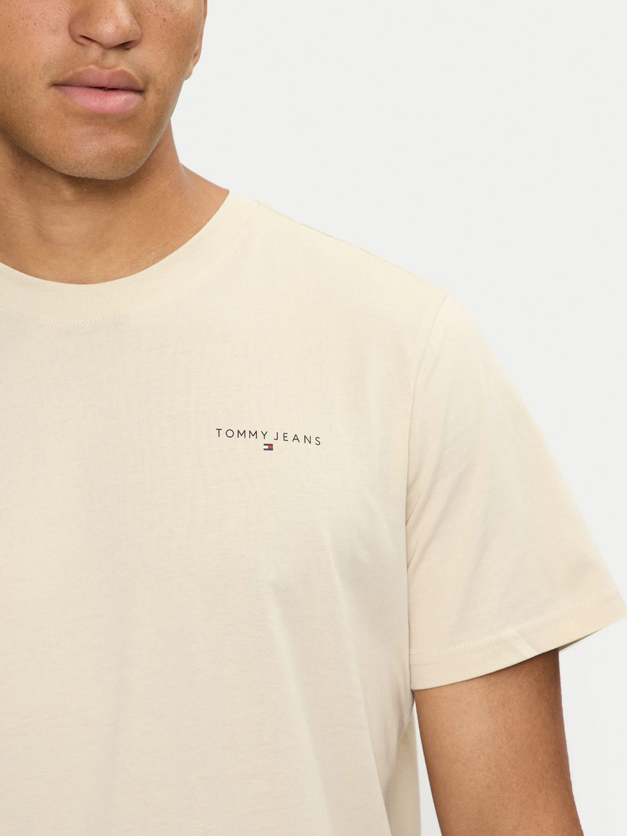 detail Tommy Jeans pánske biele tričko