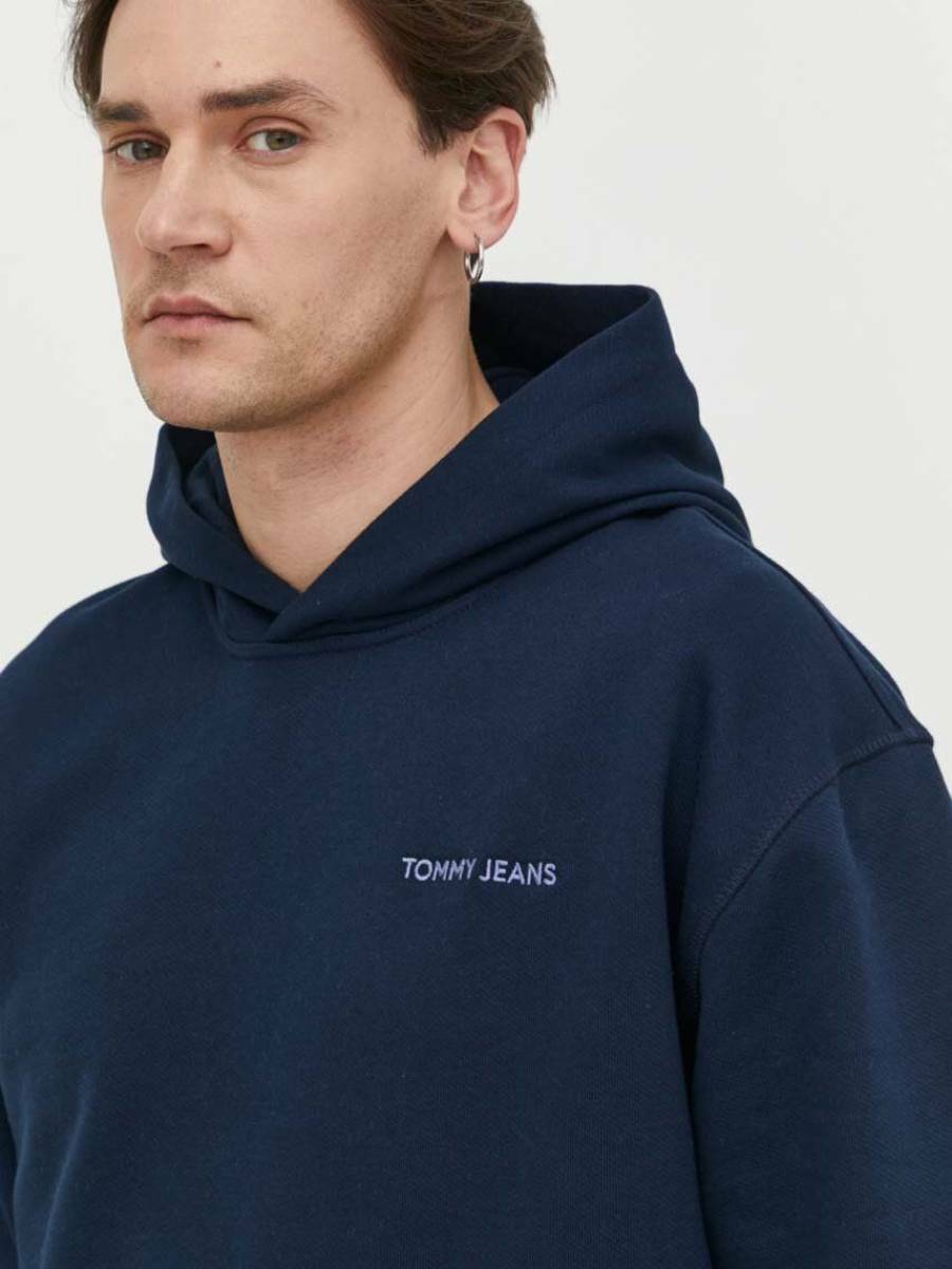 detail Tommy Jeans pánska tmavo modrá mikina