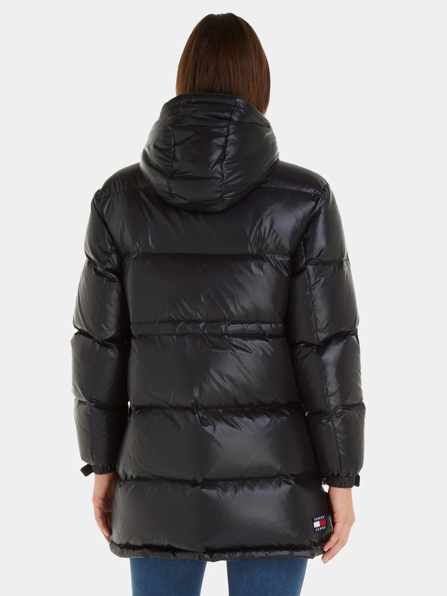 detail Tommy Jeans dámska čierna bunda