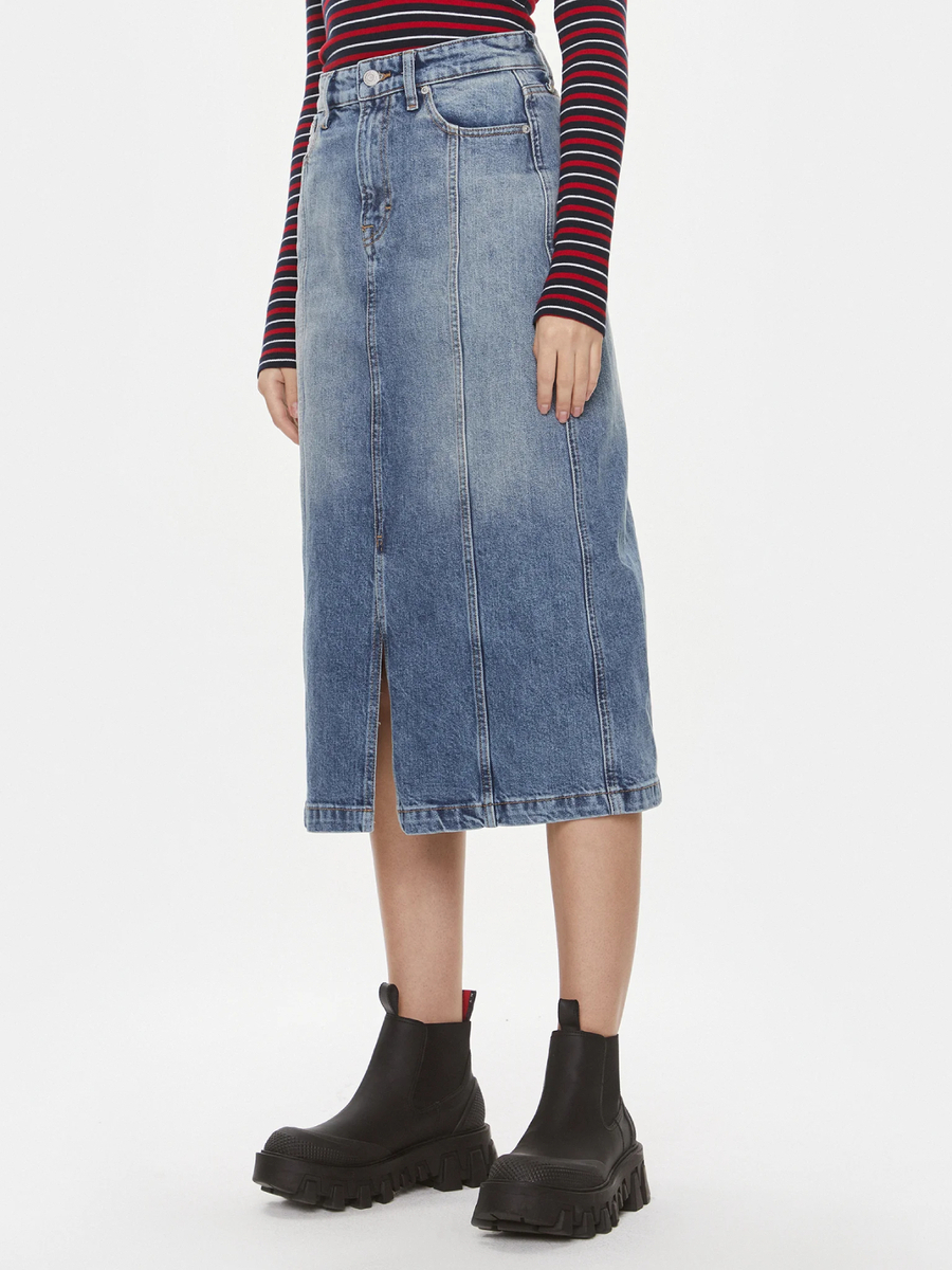 detail Tommy Jeans dámska modrá džínsová sukňa