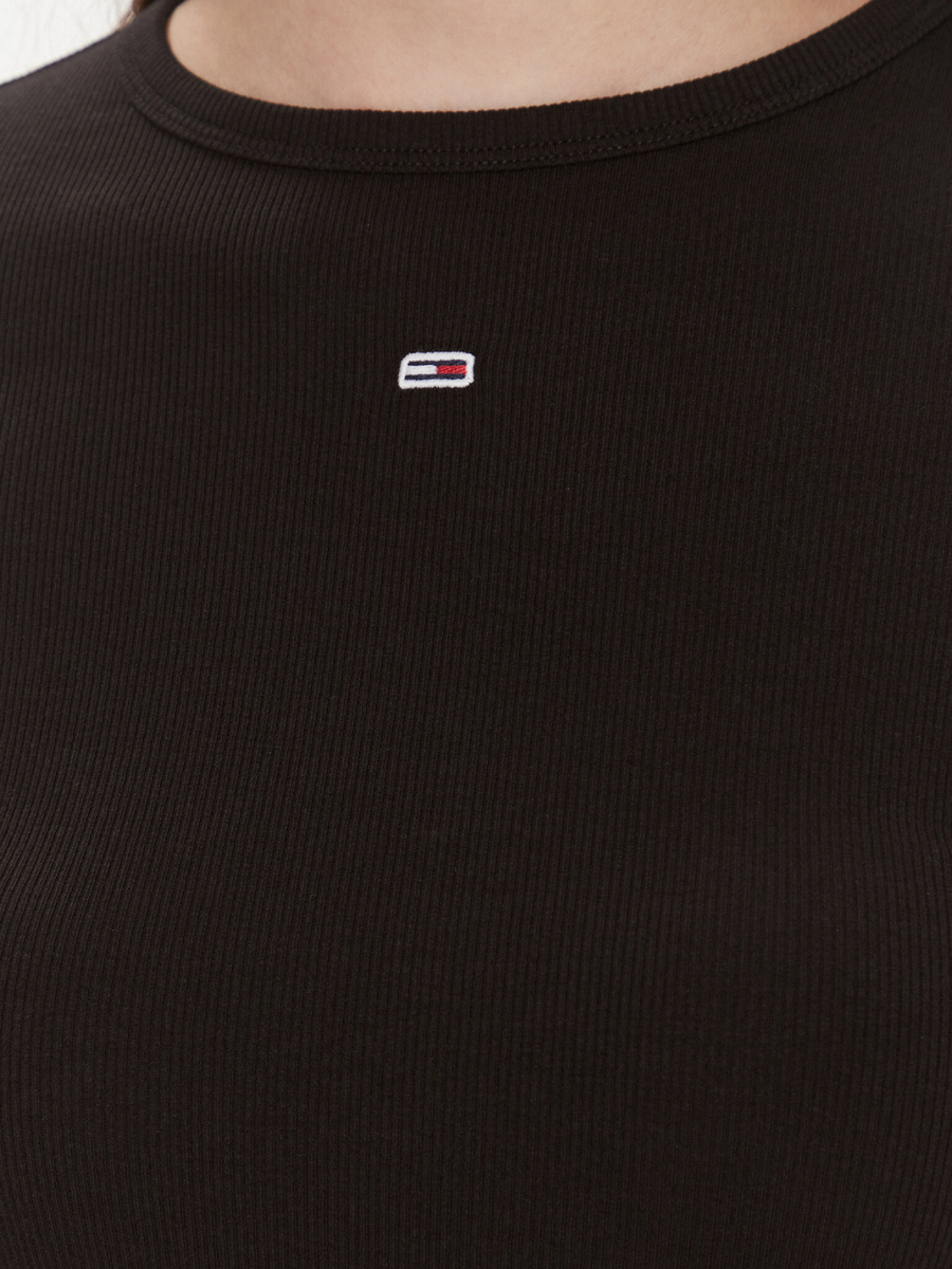 detail Tommy Jeans dámske čierne tričko Slim