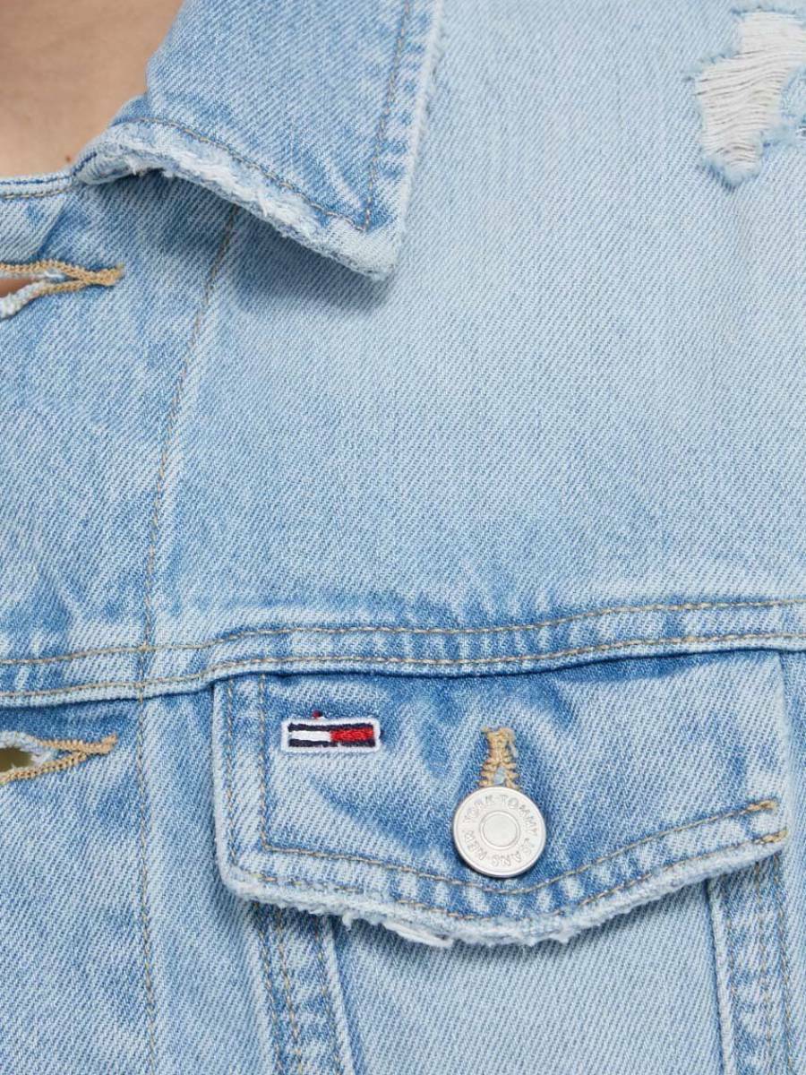 detail Tommy Jeans dámska džínsová bunda Mom