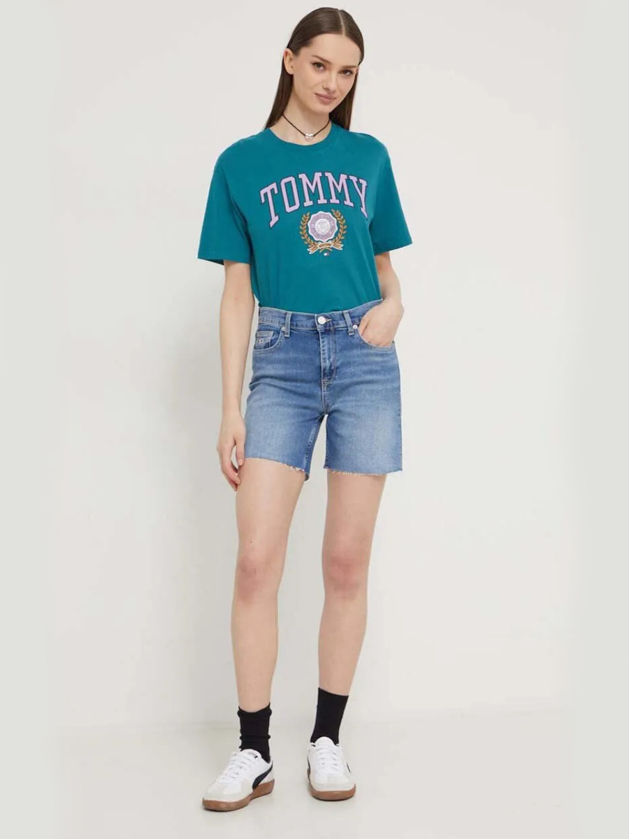detail Tommy Jeans dámske džínsové šortky Maddie