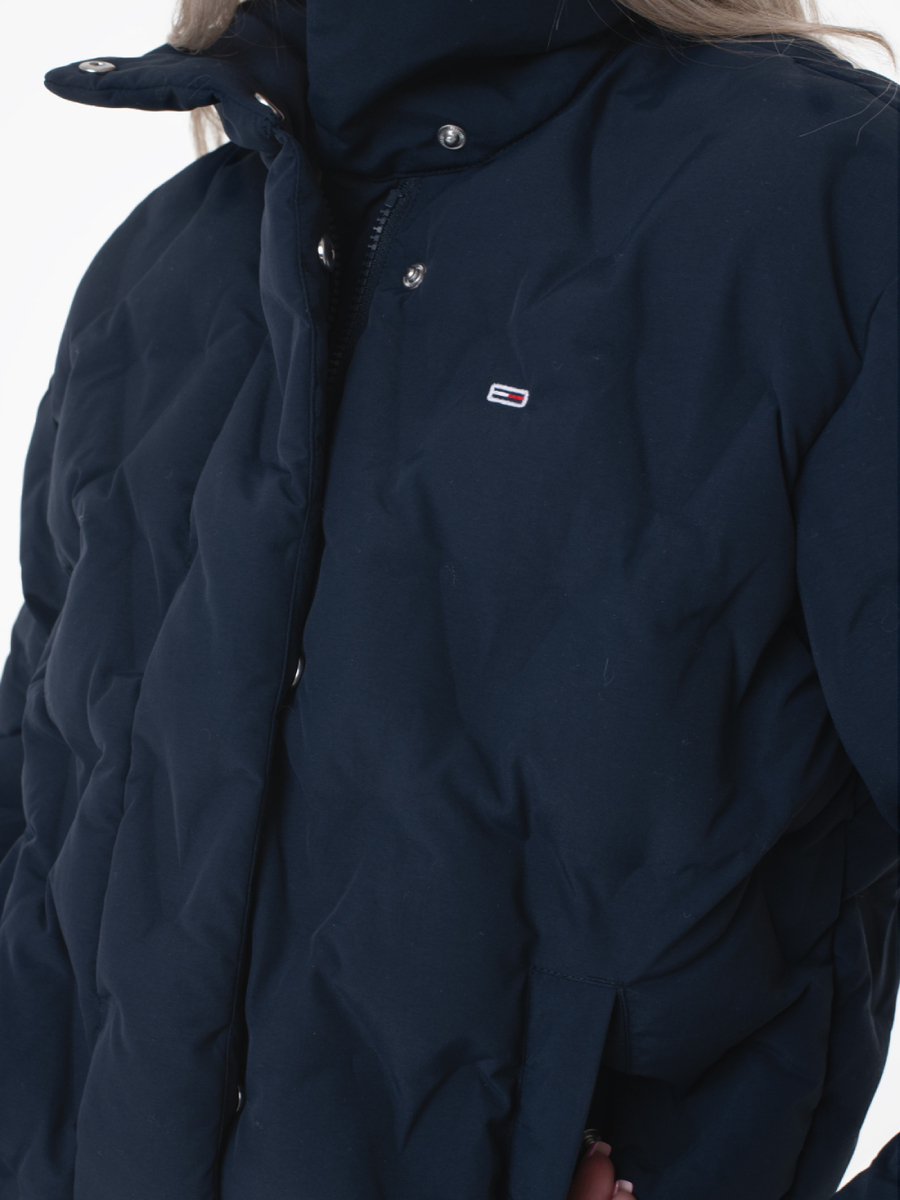 detail Tommy Jeans dámska tmavo modrá bunda