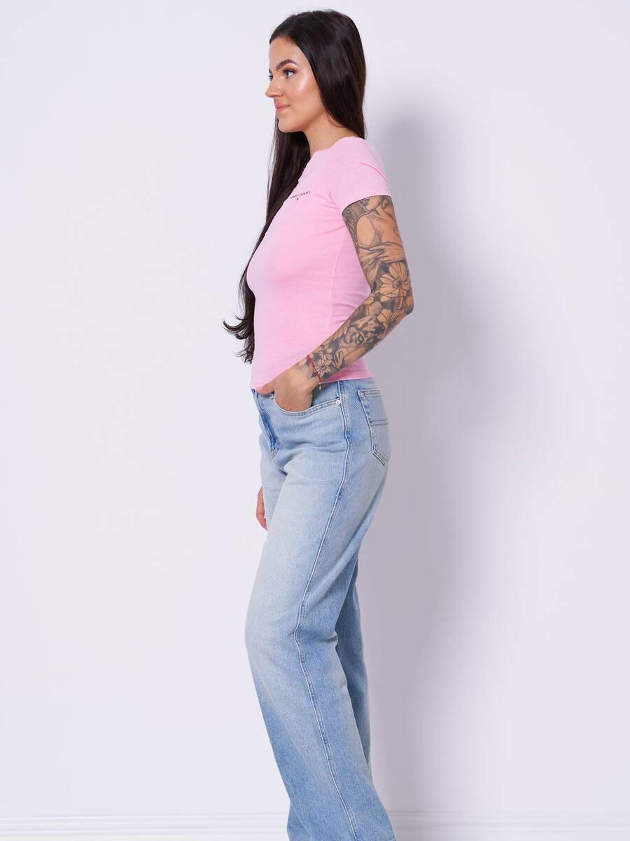 detail Tommy Jeans dámske ružové tričko