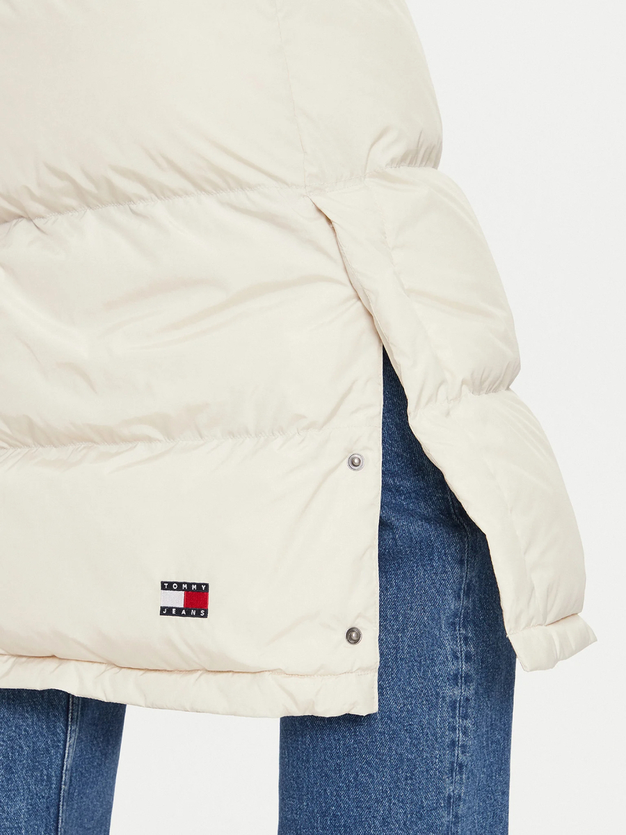 detail Tommy Jeans dámska krémová bunda