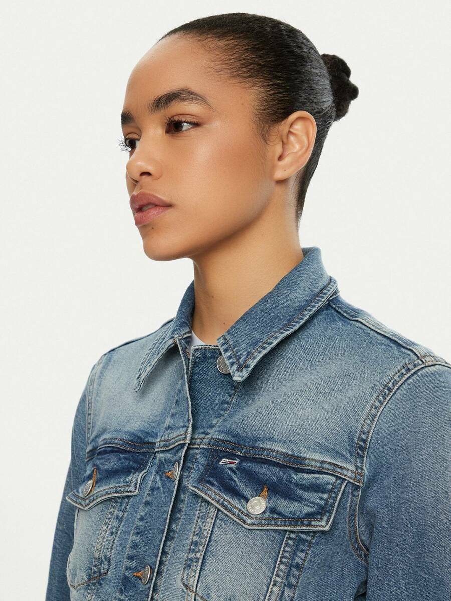 detail Tommy Jeans dámska džínsová bunda