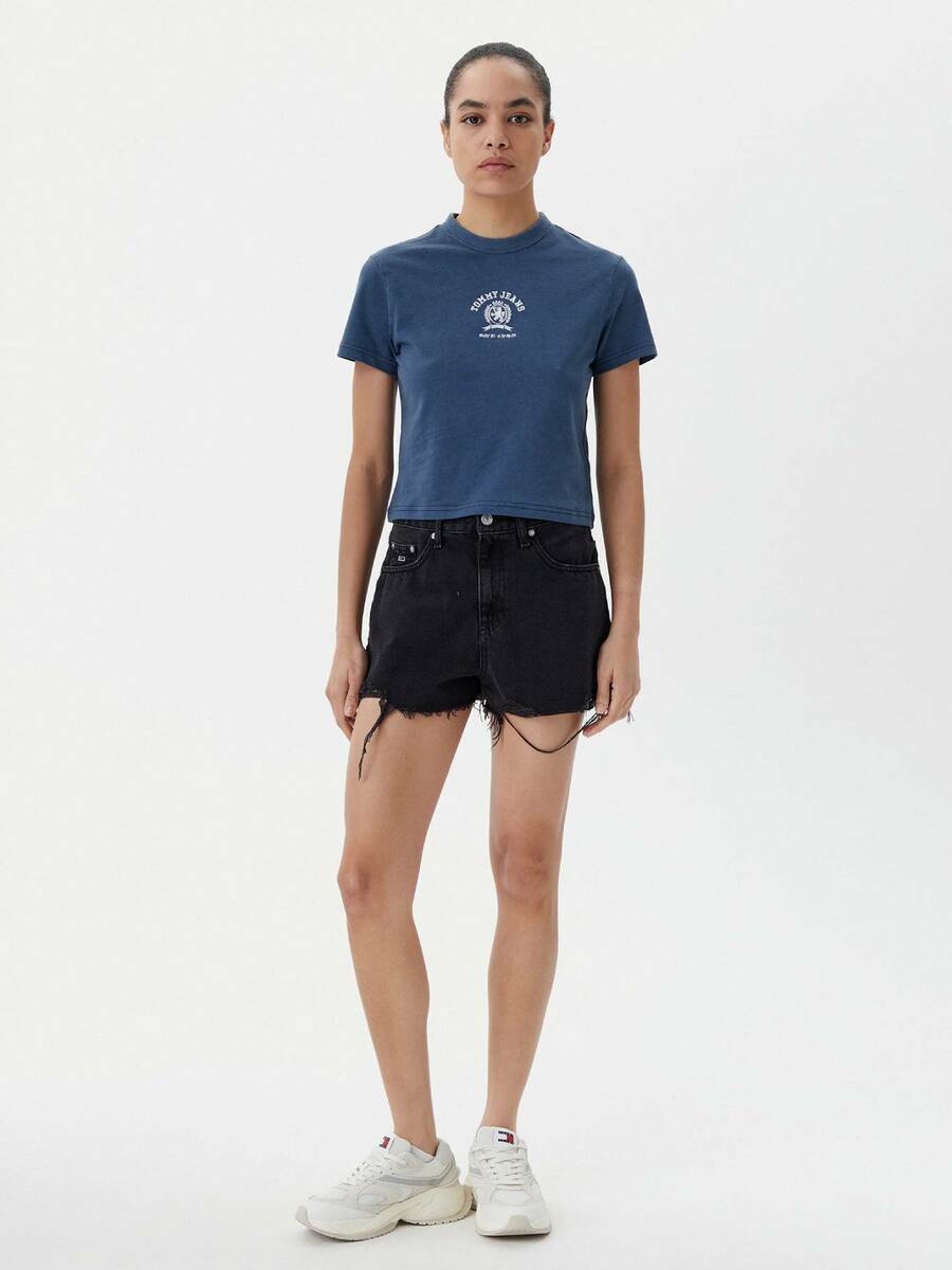 detail Tommy Jeans dámske čierne džínsové šortky