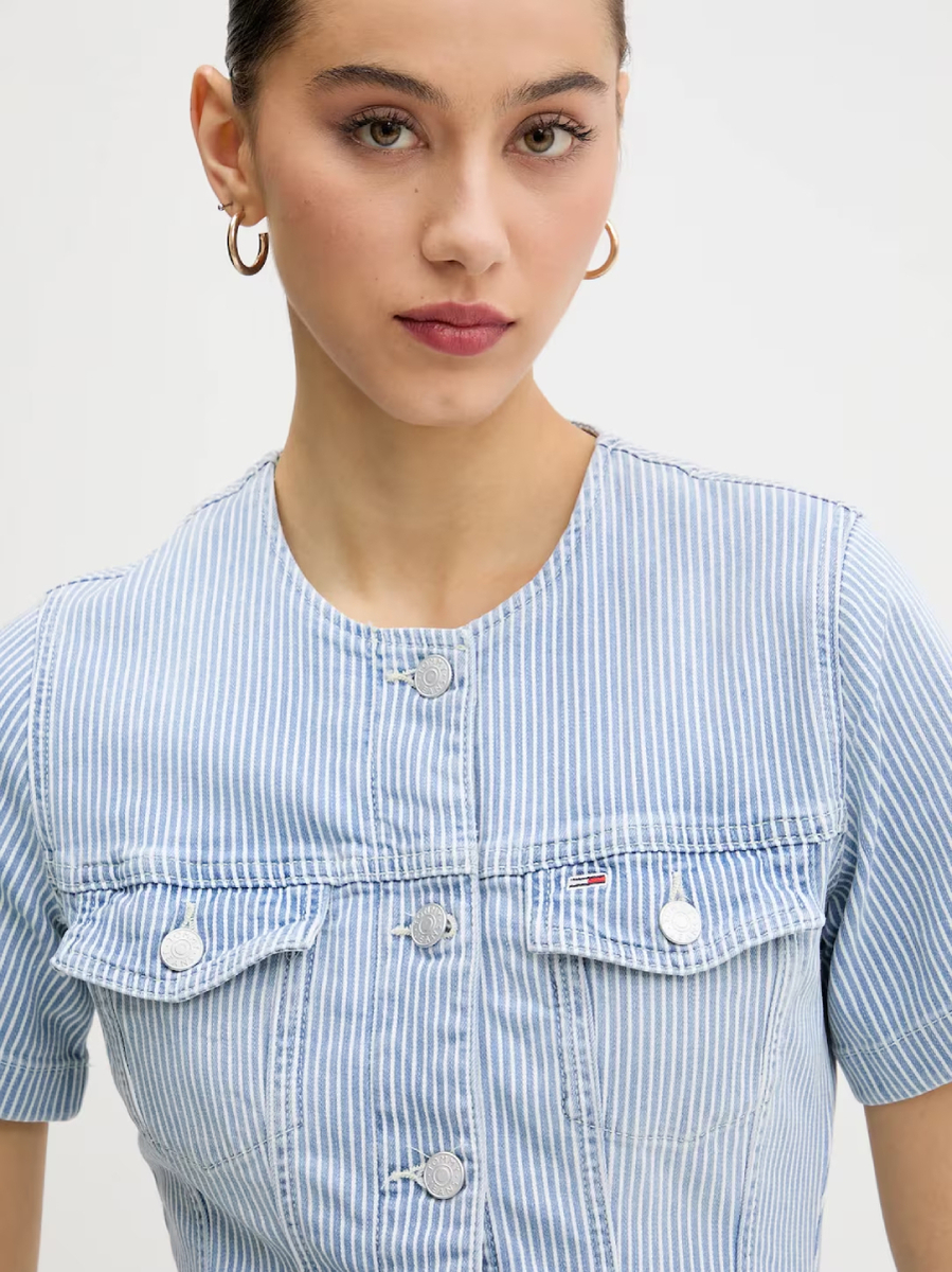 detail Tommy Jeans dámske modré džínsové šaty