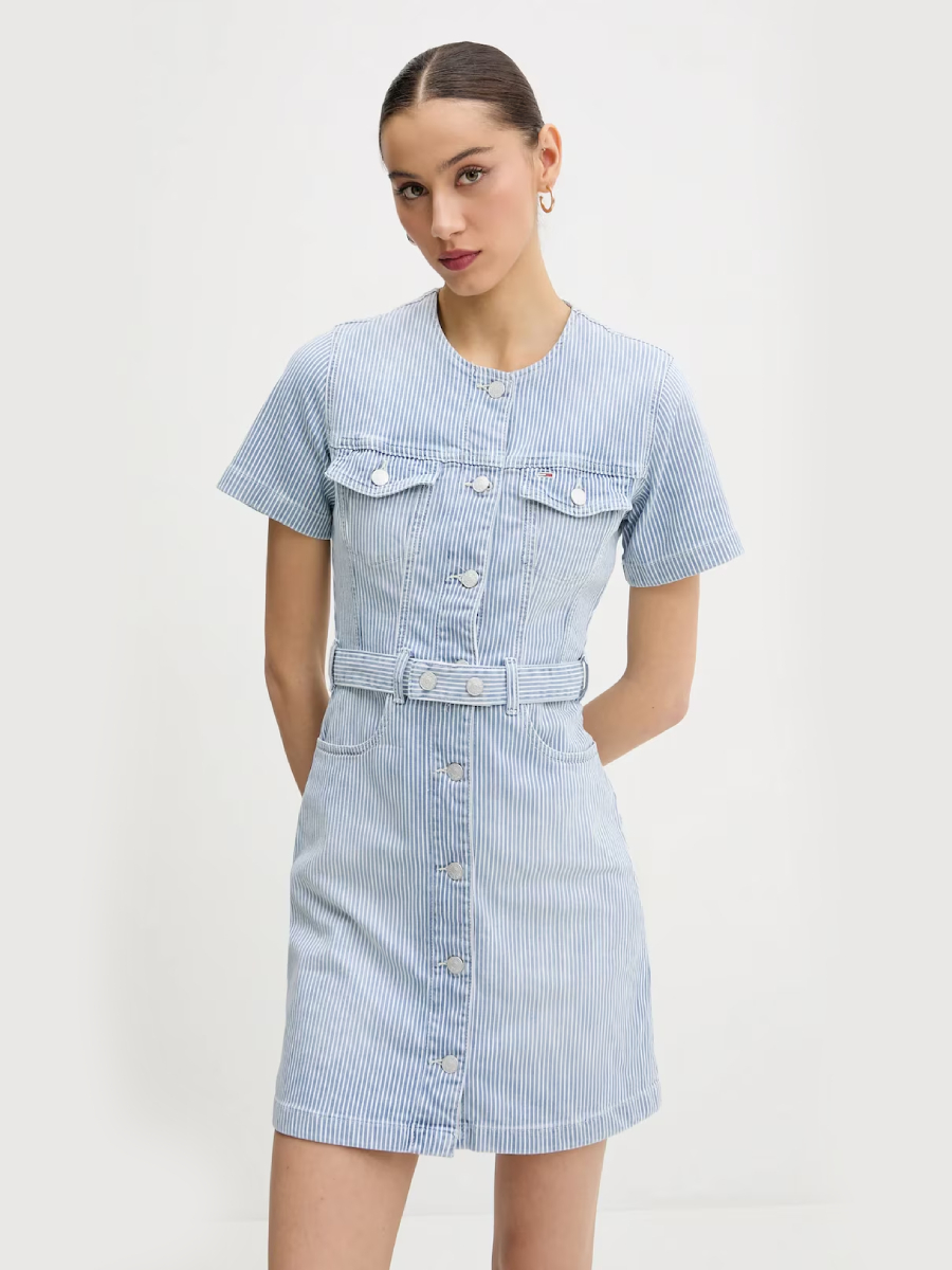 detail Tommy Jeans dámske modré džínsové šaty