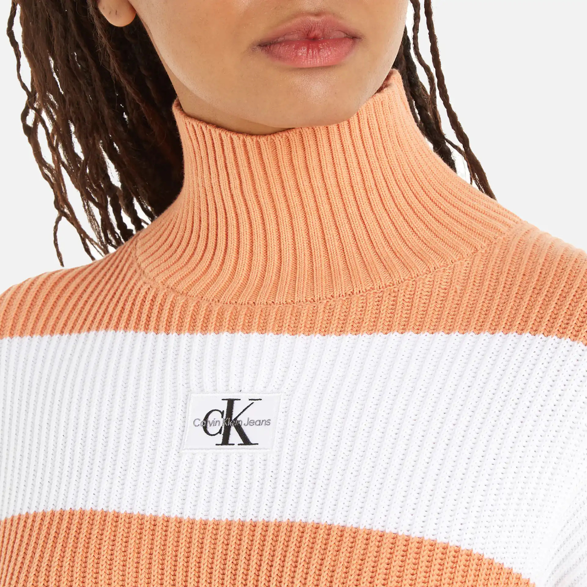 detail Calvin Klein dámský pruhovaný svetr