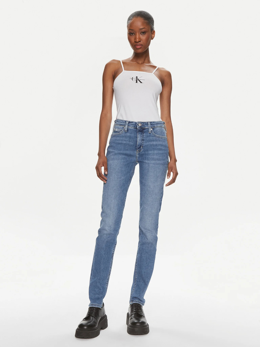 detail Calvin Klein dámske modré džínsy